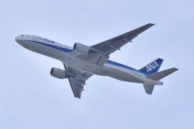 Boeing 777-200 (JA8198)