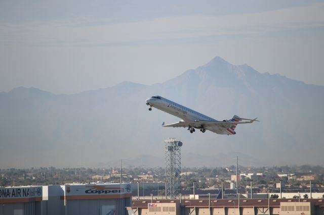 Canadair Regional Jet CRJ-900 (N247LR)