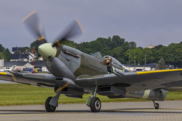 SUPERMARINE Spitfire (SE-BIR) - SPITFIRE MK.XVI. Piloted by Swedish Pär Cederqvist