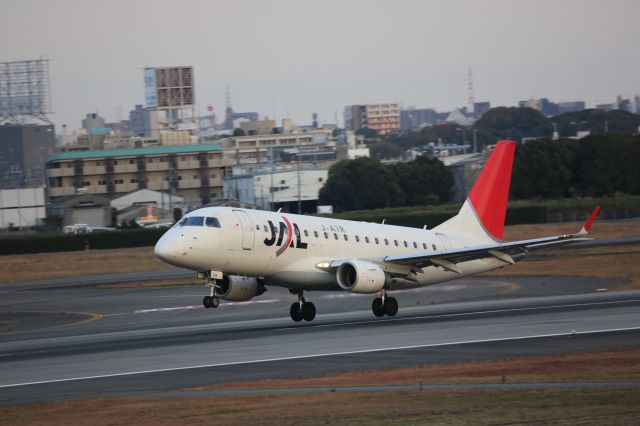 Embraer 170/175 (JA214J)