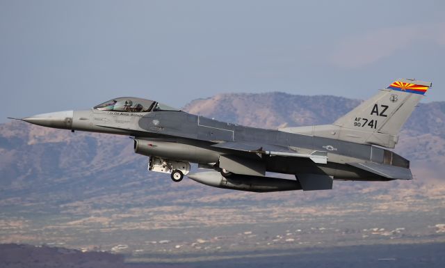 Lockheed F-16 Fighting Falcon (90-0741)