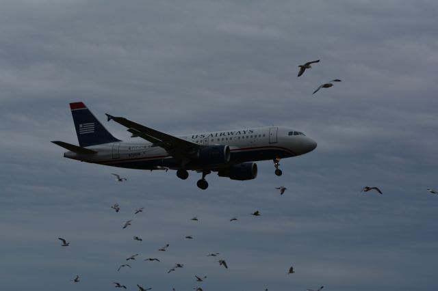 Airbus A319 (N724UW)