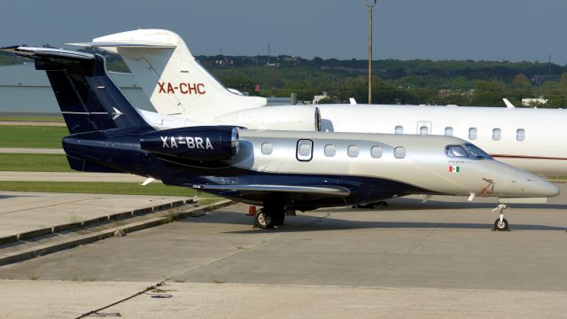 Embraer Phenom 300 (XA-BRA)