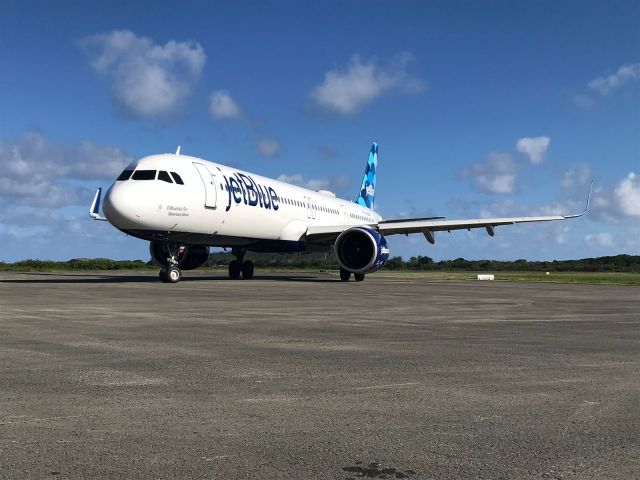 Airbus A321 (N913JB)