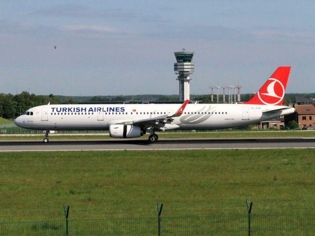 Airbus A321 (TC-JTN)