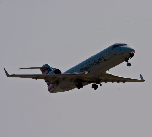 Canadair Regional Jet CRJ-200 (N215PS)