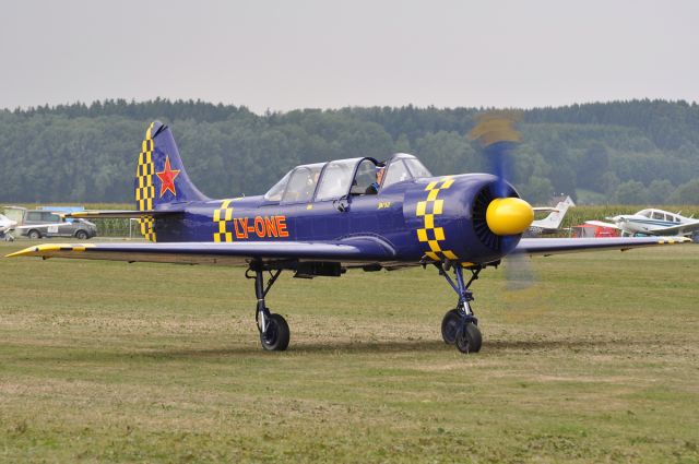 YAKOVLEV Yak-52 (LY-ONE)