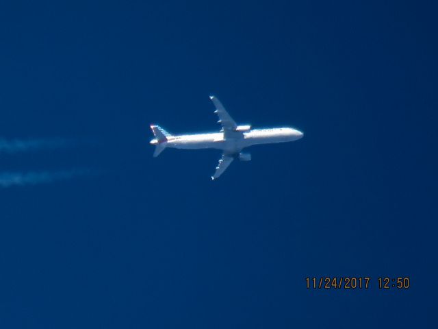 Airbus A321 (N162UW)