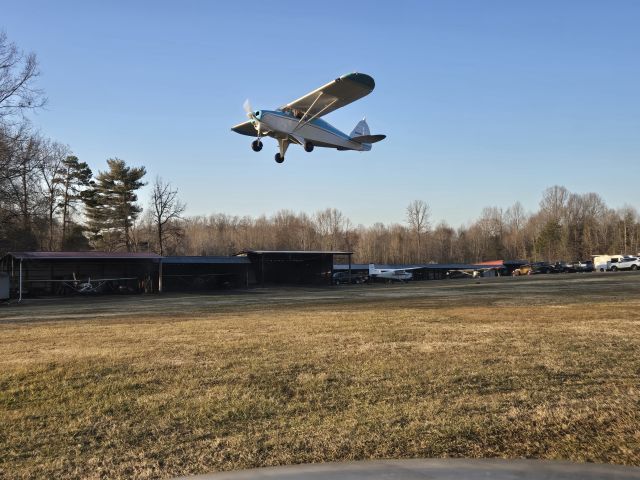 Piper L-21 Super Cub (N3049Z) - Watching takeoffs and landings
