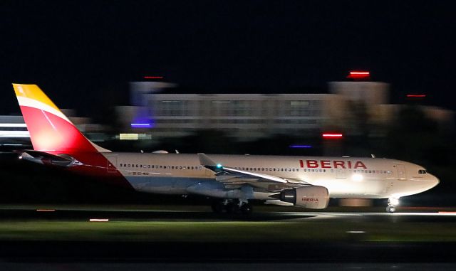 Airbus A330-200 (EC-MUD)