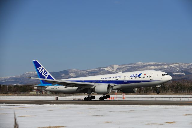 Boeing 777-200 (JA714A) - February 18, 2024:HND-HKD.