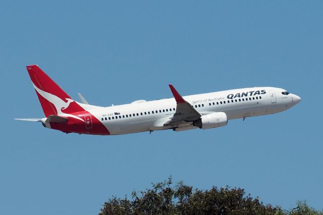 Boeing 737-800 (VH-VXG) - Boeing 737-838 cn 30901-1102. QFA VH-VXG name Port Douglas rwy 21 departure YPPH 07 January 2023