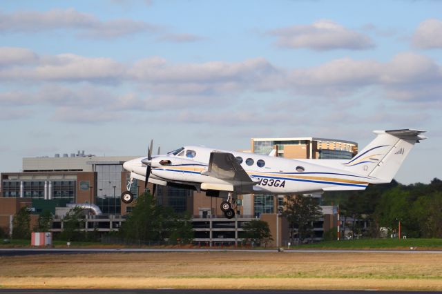 Beechcraft Super King Air 300 (N93GA) - Take off