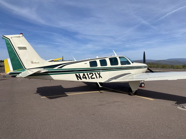 Beechcraft Bonanza (36) (N4121X)