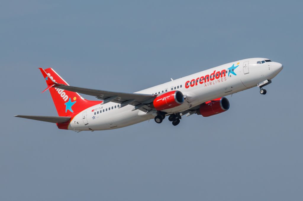 Boeing 737-800 (TC-TJS) - taking off runway 08L for takeoff as Corendon 6872 to Antalya (AYT) at 14:08 local time.
