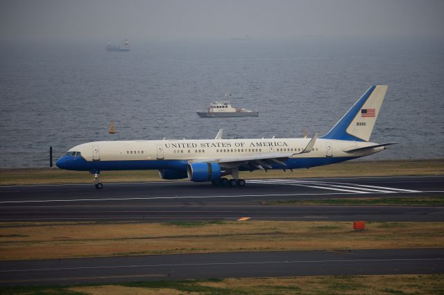 Boeing 757-200 (98-0001)
