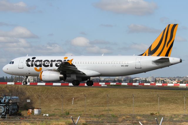 Airbus A320 (VH-VNF)