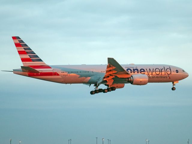 Boeing 777-200 (N796AN) - Sunset arrival for AAL79 from LHR 1/25/20