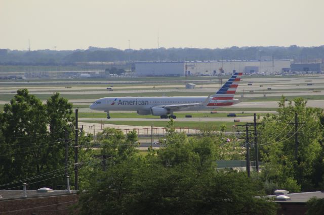 Boeing 757-200 (N187AN)