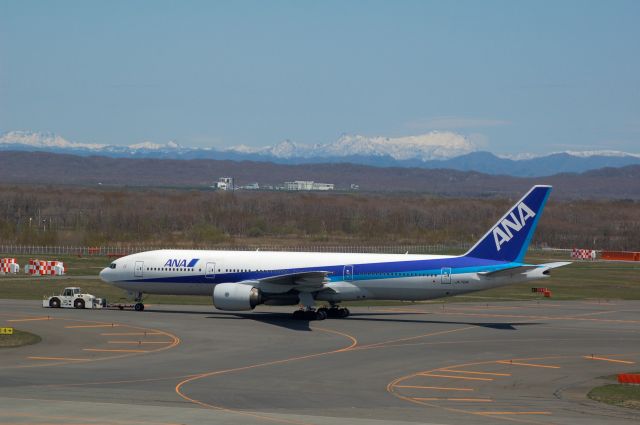 Boeing 777-200 (JA701A) - Boeing 777-281 c/n 27938/77