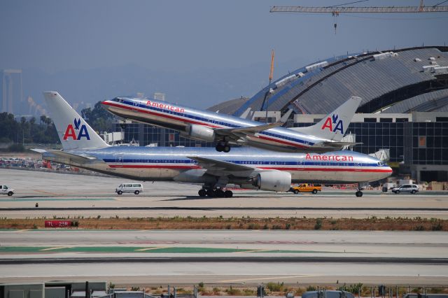 Boeing 737-800 (N927AN) - A 2-fer!  American times 2!!