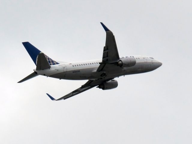 Boeing 737-500 (N24633) - Take off runway 10.