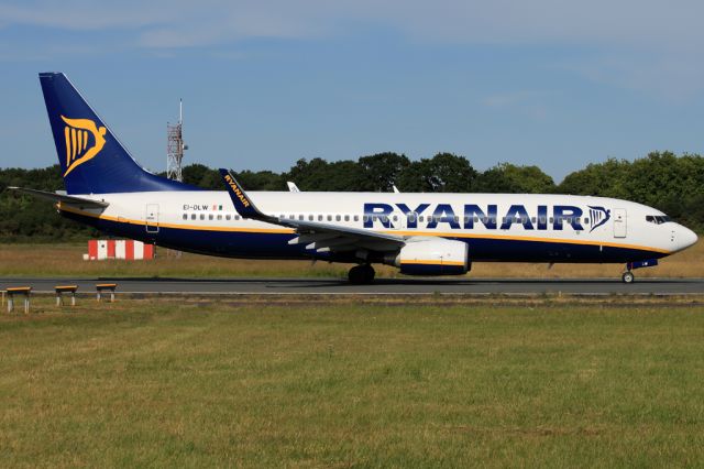 Boeing 737-800 (EI-DLW)