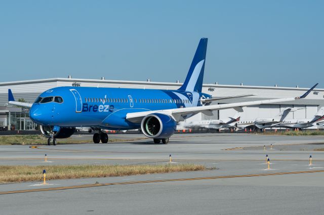 Airbus A220-300 (N203BZ)