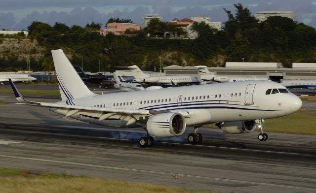 Airbus A320neo (G-KELT)