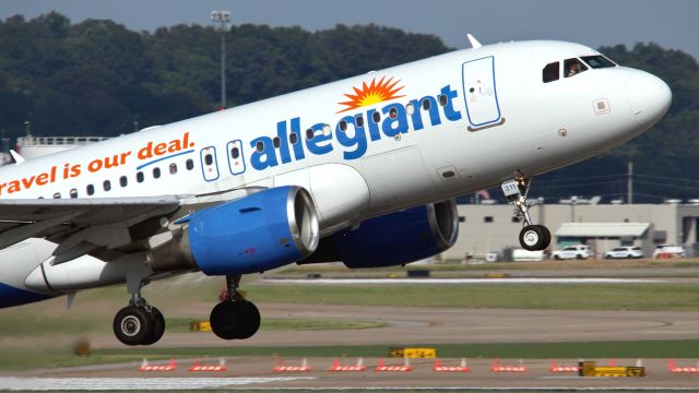 Airbus A319 (N311NV)