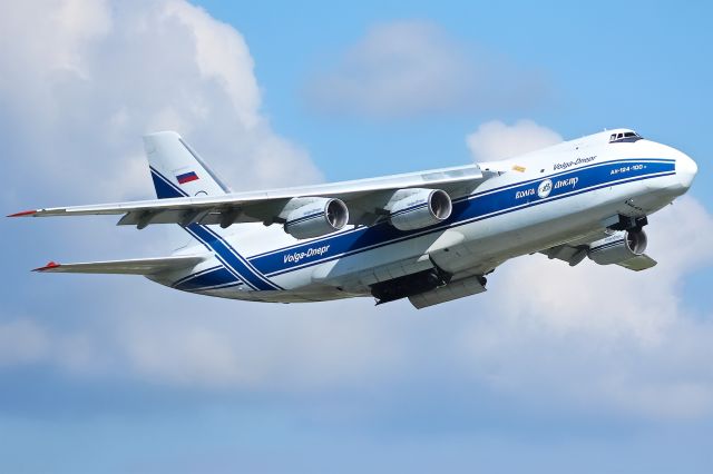 Antonov An-124 Ruslan (RA-82044)