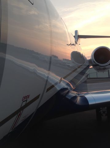 Bombardier Challenger 300 (N56BA) - Sunset