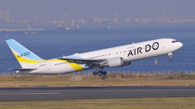 BOEING 767-300 (JA605A)