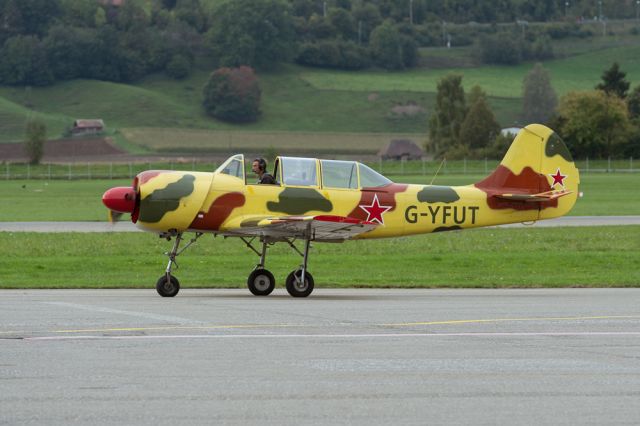 YAKOVLEV Yak-52 (G-YFUT)