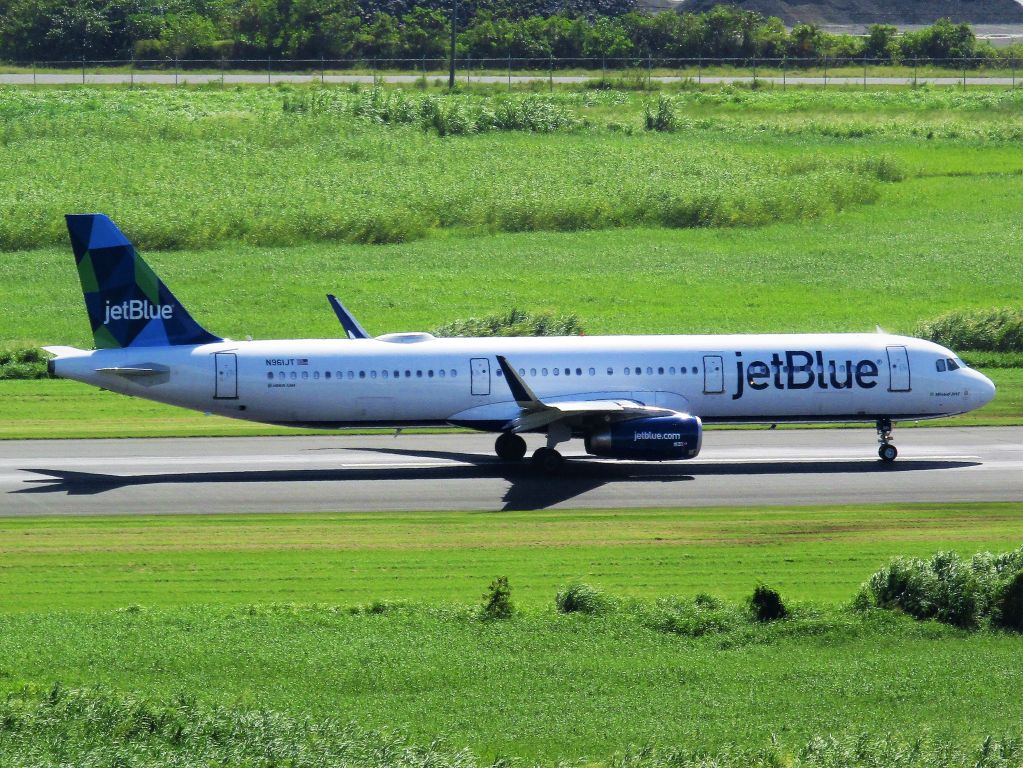 Airbus A321 (N961JT)