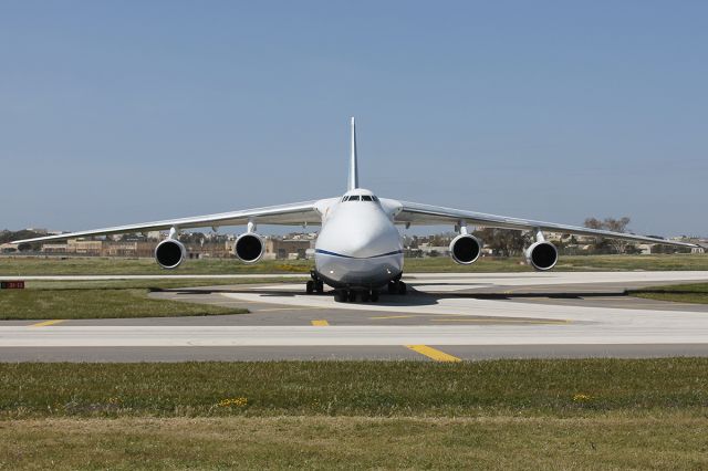 Antonov An-124 Ruslan (UR-82027)