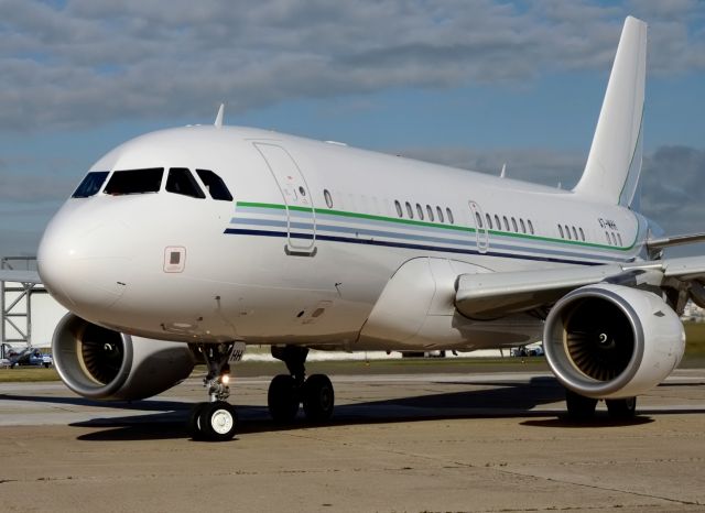 Airbus A319 (A7-MHH) - 29/09/2012