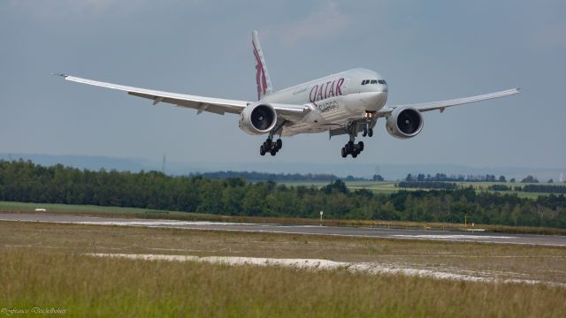 Boeing 777-200 (A7-BFX)