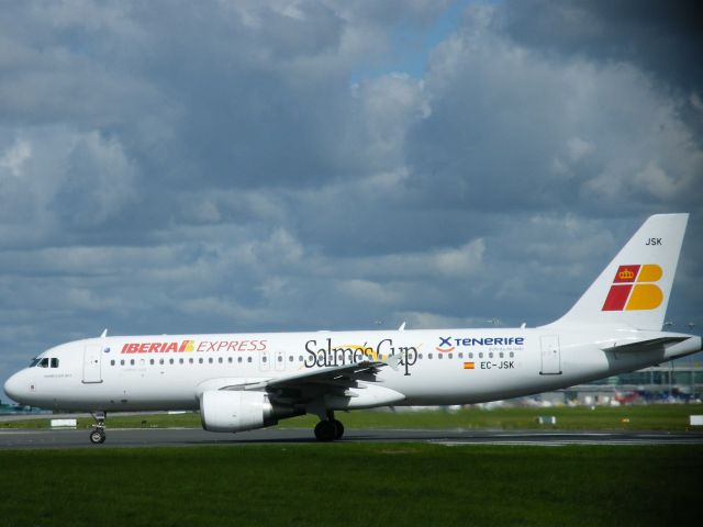 Airbus A320 (EC-JSK) - EC JSK AIRBUS 320 AT EIDW 14/09/13 WITH SALMES CUP 2013 AT TENERIFE DISFRUTA DE TODO