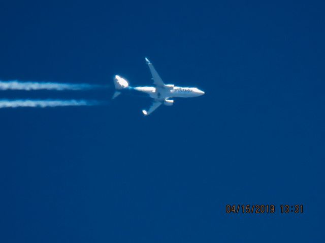 Boeing 737-800 (N569AS)