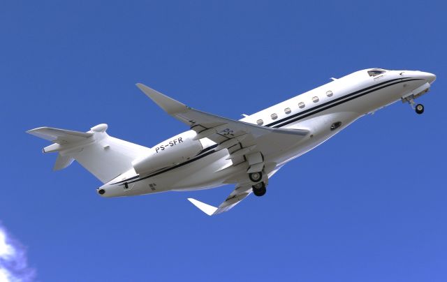 Embraer Legacy 550 (PS-SFR)