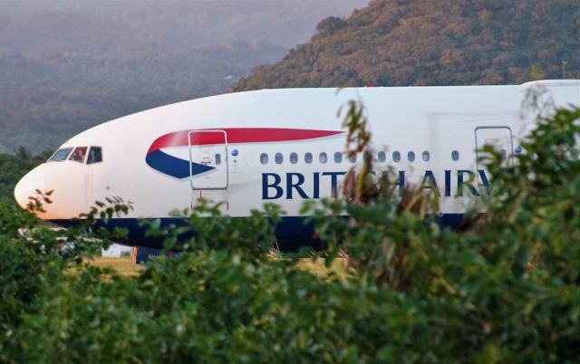 Boeing 777-200 (G-YMMB)