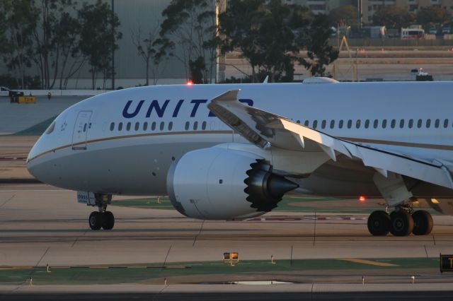 Boeing 787-9 Dreamliner (N38955)