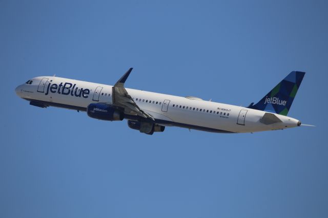 Airbus A321 (N969JT)