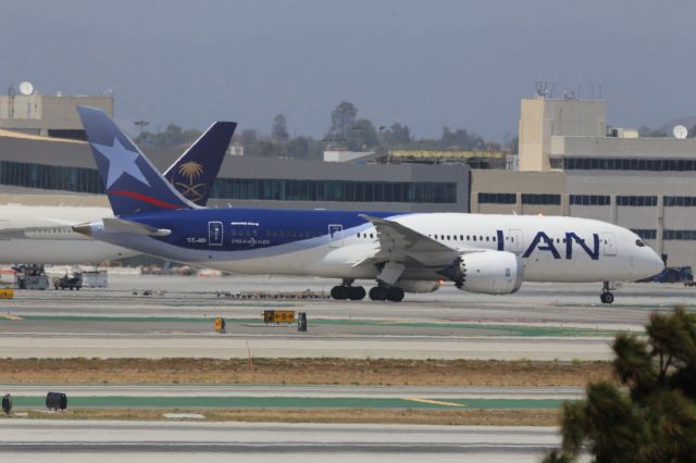 Boeing 787-9 Dreamliner (CC-BBI)