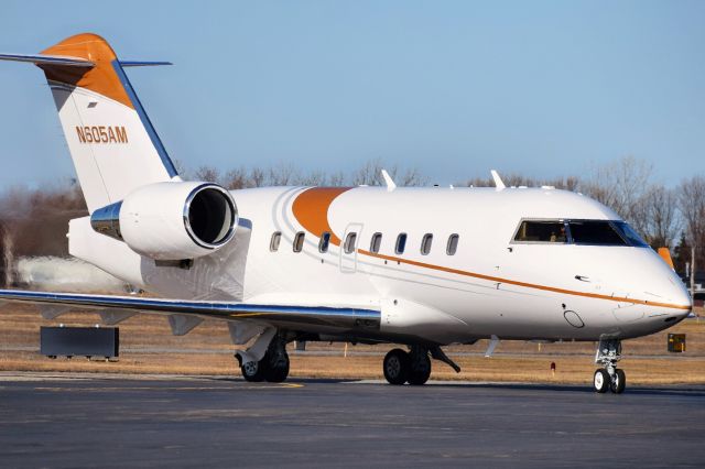 Canadair Challenger (N605AM) - Privately owned Bombardier Challenger 604 arriving into the FBO ramp at the Buffalo Niagara International Airport