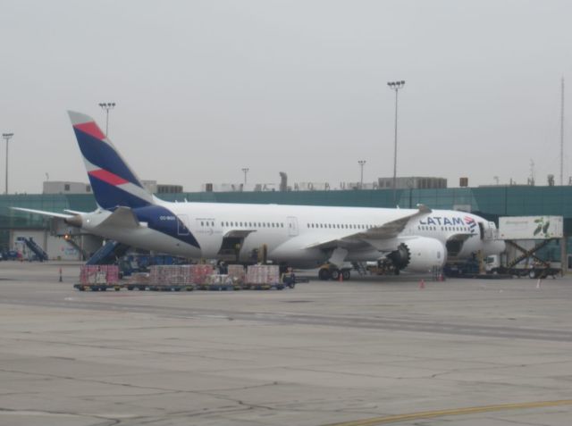 Boeing 787-9 Dreamliner (CC-BGG)