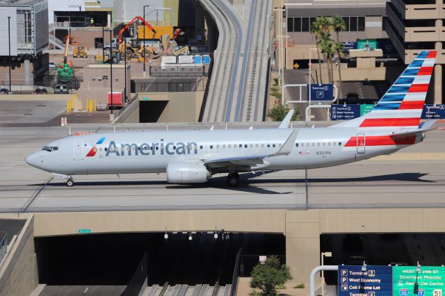 Boeing 737-800 (N301PA)