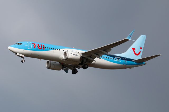 Boeing 737 MAX 8 (G-TUMB)