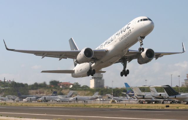 Boeing 757-200 (N14120)